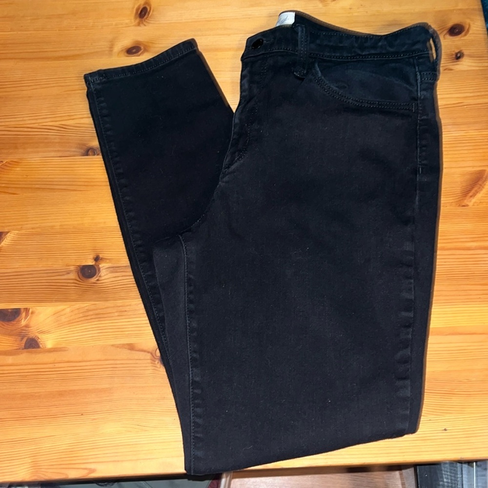 Black High Rise skinny jeans